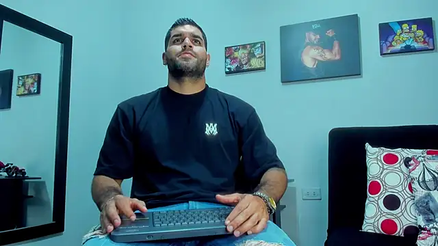 Snapshot of SamirHazard97 chatting on December 2024 01:43:01 AM SamirHazard97 online show from December 2024 01:43:01 AM