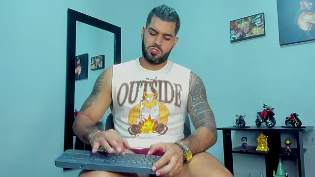 Snapshot of SamirHazard97 chatting on January 2025 07:39:02 PM SamirHazard97 online show from January 2025 07:39:02 PM