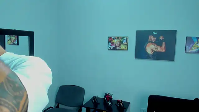 Snapshot of SamirHazard97 chatting on January 2025 10:08:02 PM SamirHazard97 online show from January 2025 10:08:02 PM