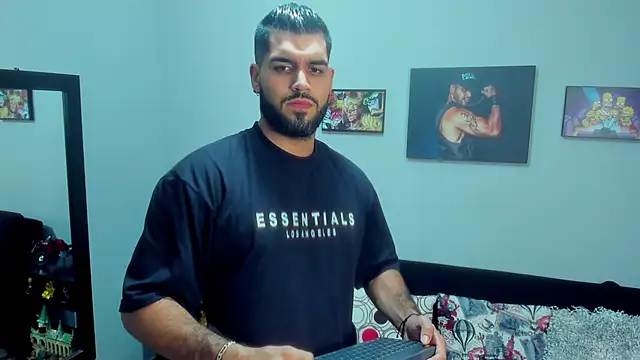 Snapshot of SamirHazard97 chatting on January 2025 10:40:01 PM SamirHazard97 online show from January 2025 10:40:01 PM