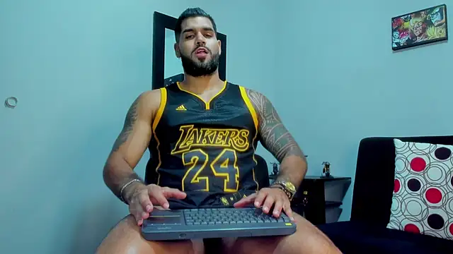 Snapshot of SamirHazard97 chatting on January 2025 02:36:01 AM SamirHazard97 online show from January 2025 02:36:01 AM