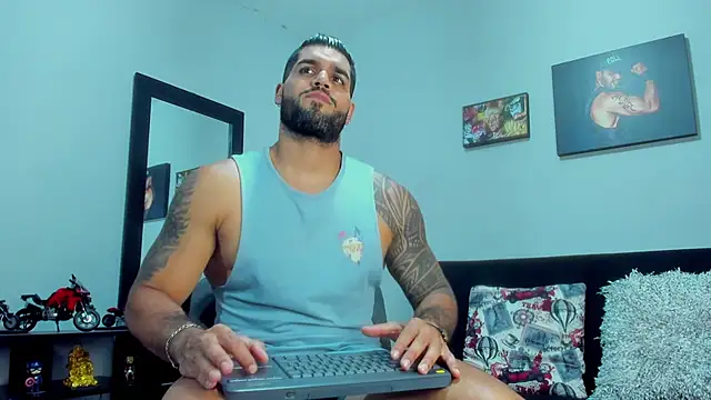 Snapshot of SamirHazard97 chatting on February 2025 07:27:01 PM SamirHazard97 online show from February 2025 07:27:01 PM