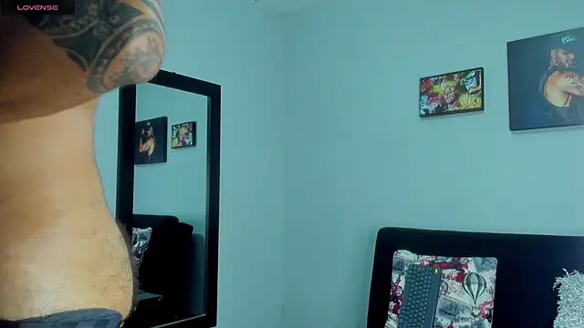 Snapshot of SamirHazard97 chatting on February 2025 04:52:01 AM SamirHazard97 online show from February 2025 04:52:01 AM