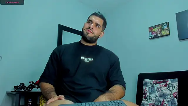 Snapshot of SamirHazard97 chatting on February 2025 12:32:01 AM SamirHazard97 online show from February 2025 12:32:01 AM