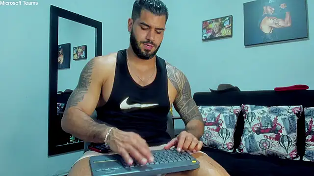 Snapshot of SamirHazard97 chatting on October 2025 08:17:02 PM SamirHazard97 online show from October 2025 08:17:02 PM