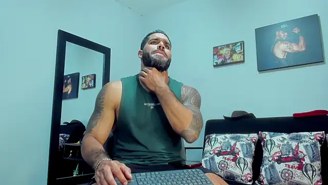 Snapshot of SamirHazard97 chatting on October 2025 09:13:01 PM SamirHazard97 online show from October 2025 09:13:01 PM