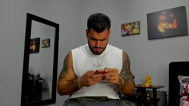 Snapshot of SamirHazard97 chatting on October 2025 09:04:01 PM SamirHazard97 online show from October 2025 09:04:01 PM