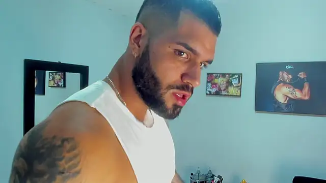 Snapshot of SamirHazard97 chatting on October 2025 08:31:01 PM SamirHazard97 online show from October 2025 08:31:01 PM