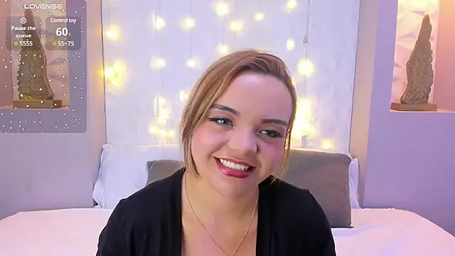 EmilyRouss  online show from December 2024 07:24:02 PM