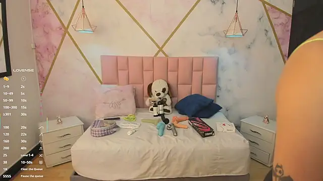 Snapshot of lizortiz chatting on October 2025 12:49:01 PM lizortiz online show from October 2025 12:49:01 PM