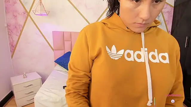 Snapshot of lizortiz chatting on October 2025 01:10:02 PM lizortiz online show from October 2025 01:10:02 PM