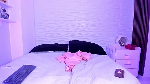 AriannaRouxx online show from September 2025 05:52:02 AM