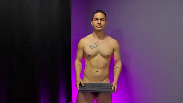 dominick crawford01 online show from March 2025 05:06:01 PM