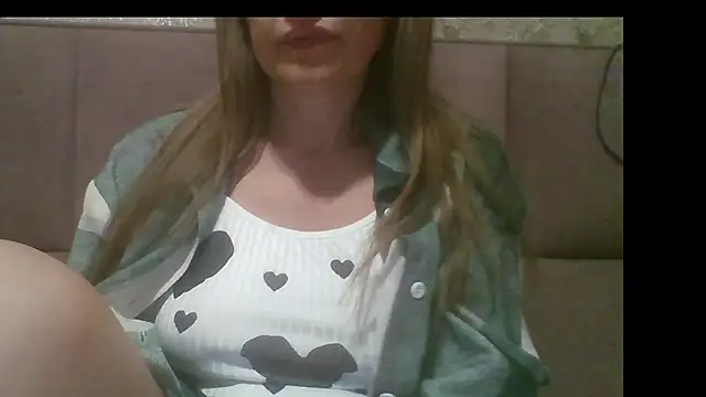 Snapshot of Sladkiegubki chatting on September 2025 11:30:02 PM Sladkiegubki online show from September 2025 11:30:02 PM