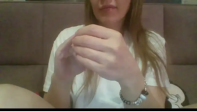 Snapshot of Sladkiegubki chatting on November 2025 07:03:01 AM Sladkiegubki online show from November 2025 07:03:01 AM