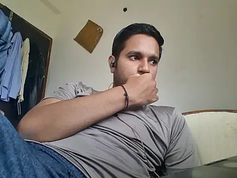 Jonrobinso online show from October 2025 05:51:02 AM