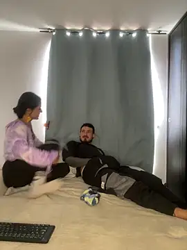 anika lowen02 online show from October 2025 05:31:01 PM