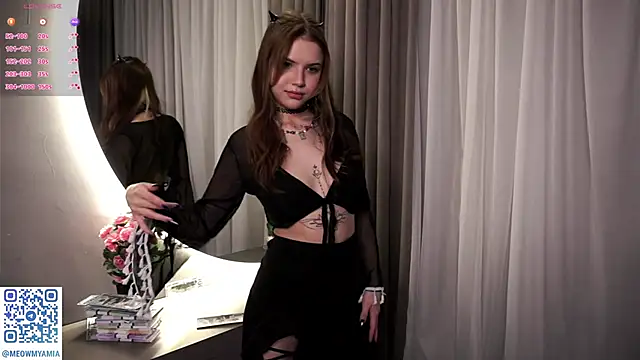 EvelyynLopez online show from December 2024 09:31:02 PM