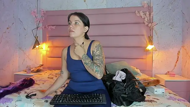 MelaniieRoux online show from October 2025 07:32:01 PM