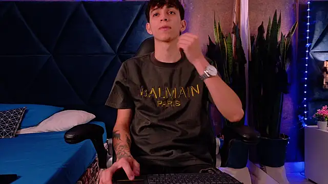 Lion Foster01 online show from October 2025 12:04:02 PM