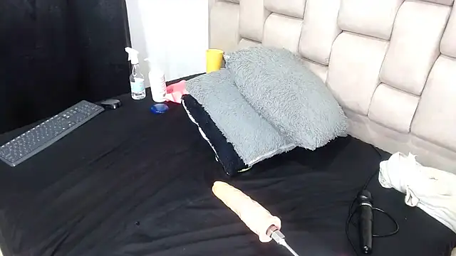 Roxy-Smith online show from January 2025 03:41:01 AM