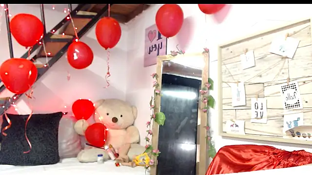 Snapshot of luna_sky83 chatting on September 2025 06:19:02 AM luna sky83 online show from September 2025 06:19:02 AM