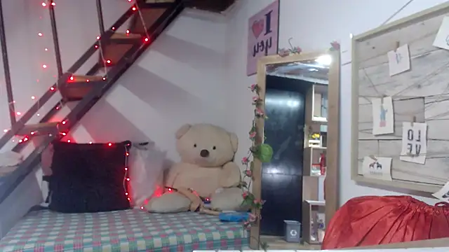 Snapshot of luna_sky83 chatting on October 2025 05:50:01 AM luna sky83 online show from October 2025 05:50:01 AM