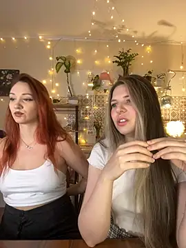 Annie aww online show from March 2025 07:32:02 PM