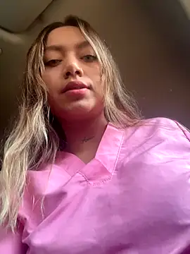 Snapshot of amanda-medrano1 chatting on October 2025 02:04:02 PM amanda-medrano1 online show from October 2025 02:04:02 PM