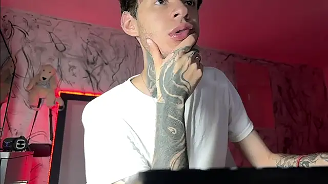 Saturno v online show from February 2025 10:00:02 PM