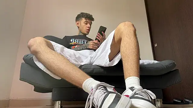 Saturno v online show from March 2025 06:12:02 PM