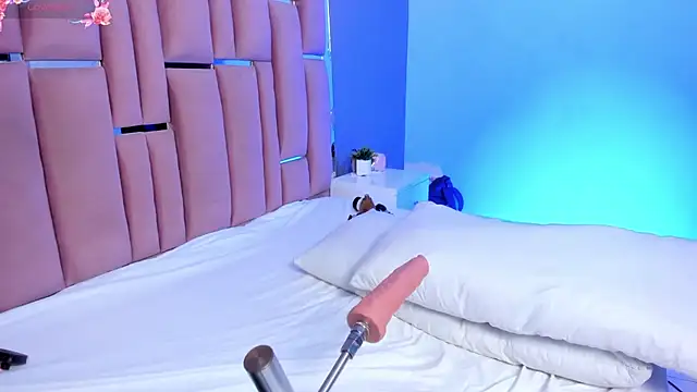 AnaHank  online show from September 2025 05:12:01 AM