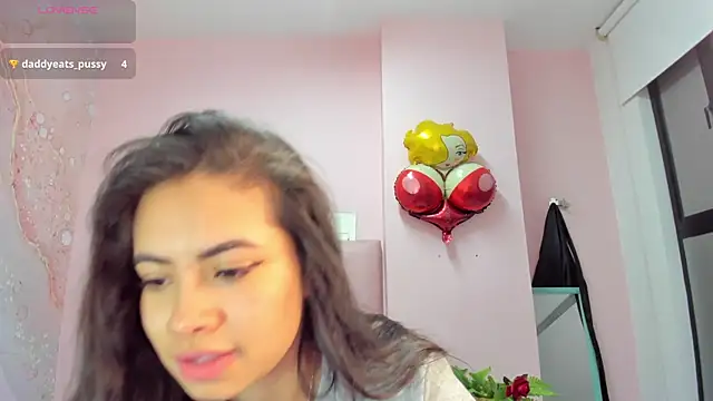 soyzarahtorres online show from October 2025 11:27:01 PM