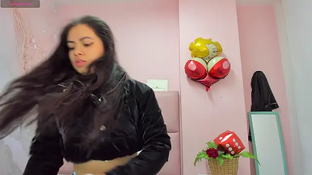 soyzarahtorres online show from October 2025 11:38:02 PM