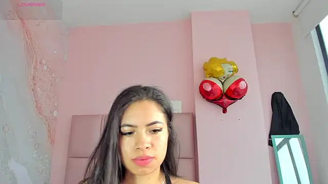 soyzarahtorres online show from October 2025 02:51:02 PM