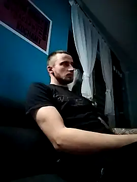 wariacik0024 online show from March 2025 10:28:02 PM