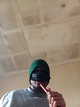 Snapshot of izinjamfee2 chatting on September 2025 09:25:02 AM izinjamfee2 online show from September 2025 09:25:02 AM