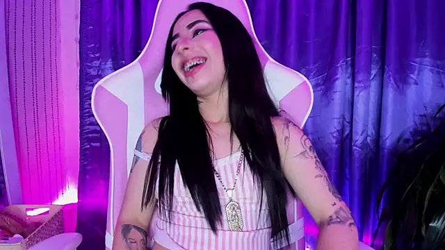 Snapshot of hanna__azumi chatting on January 2025 04:18:02 AM hanna azumi online show from January 2025 04:18:02 AM