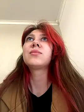 ChloesTem online show from November 2025 10:59:01 AM