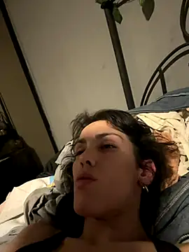 Zairaisak online show from November 2025 03:05:02 AM