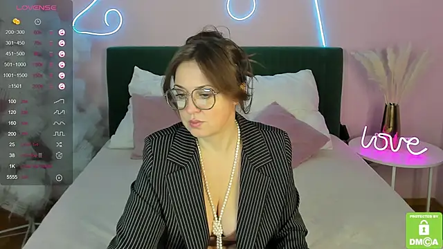 TiffanyWills online show from December 2024 03:20:01 AM