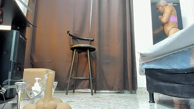 Snapshot of isa_lancaster chatting on March 2025 01:45:02 AM isa lancaster online show from March 2025 01:45:02 AM