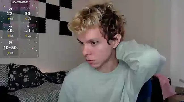 bryamado69 online show from December 2024 12:38:02 PM