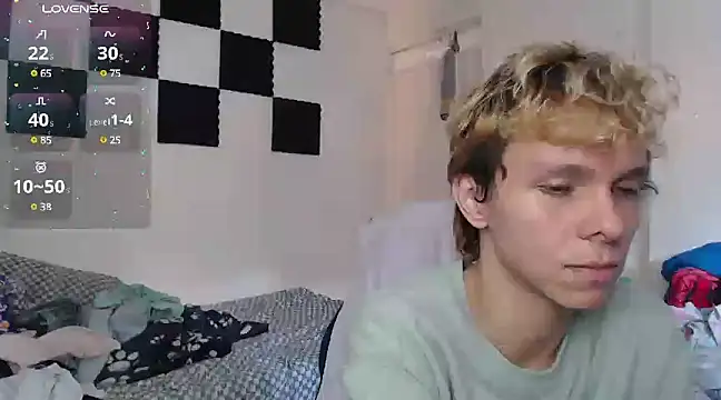 bryamado69 online show from December 2024 04:50:01 PM