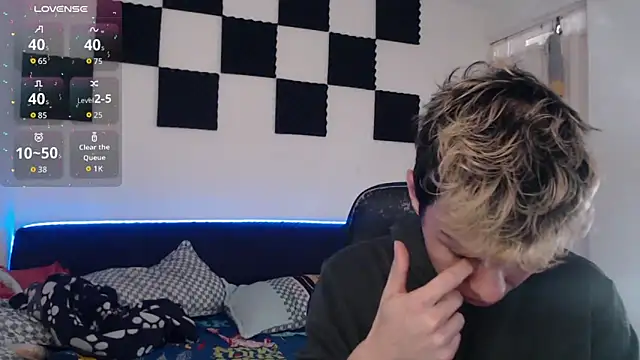 bryamado69 online show from September 2025 11:46:02 AM