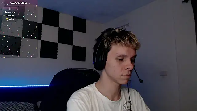 bryamado69 online show from September 2025 01:20:02 AM