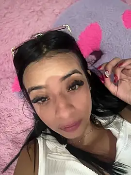 Laura fernandezII online show from January 2025 08:54:01 PM