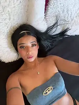 Laura fernandezII online show from January 2025 05:59:02 PM