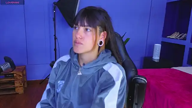  sharlotte777 online show from October 2025 01:57:02 PM