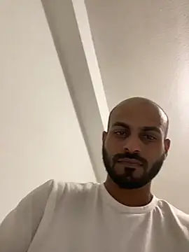 Snapshot of islandvybee55 chatting on December 2024 10:39:02 PM islandvybee55 online show from December 2024 10:39:02 PM